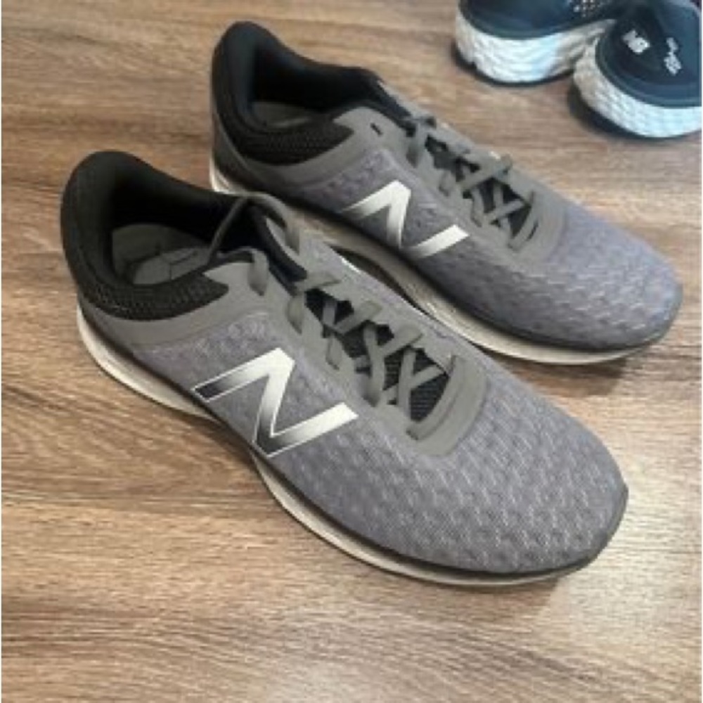 Brand new New Balance men’s tennis shoes